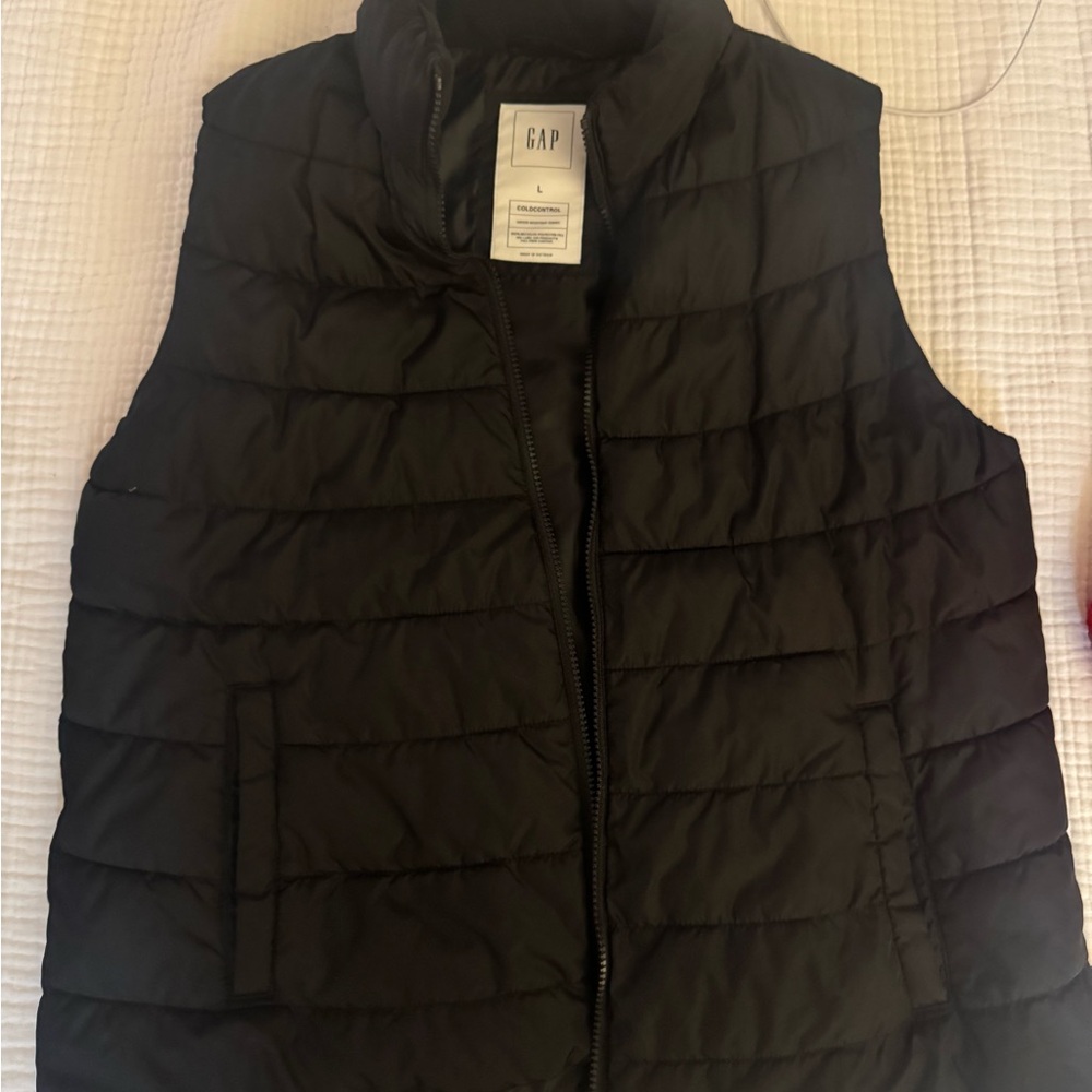 GAP Women's Dark Puffer Vest